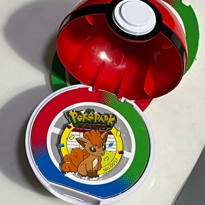 [BUNJANG] Pokemon Center Six-Tails Pin Badge / 포케파크 뱃지 식스테일 포켓파크 포켓몬