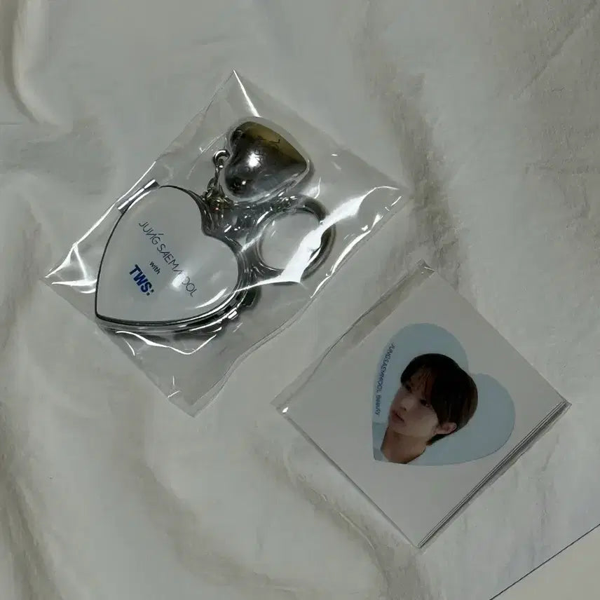 [BUNJANG] Jeongsaemul x TWS Keyring + Sticker Set / 정샘물 투어스 키링+띠부씰