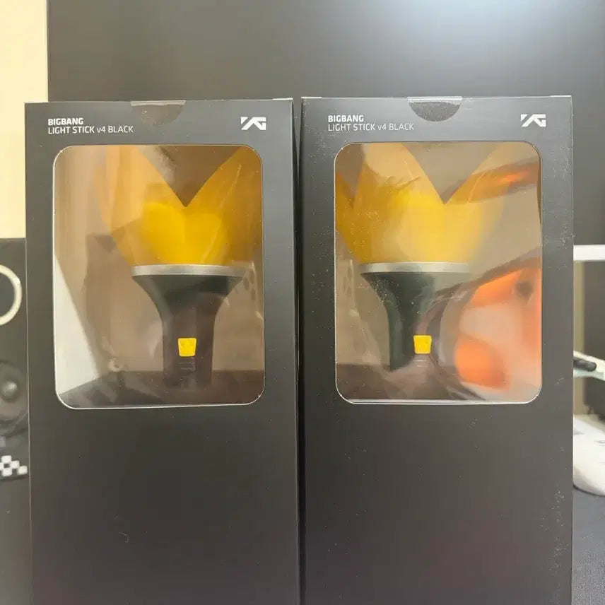 [BUNJANG] BIGBANG Official Light Stick Ver.4 Black (Sealed) - Bundle Set of 2 / 빅뱅 뱅봉 ver4 블랙 미개봉 일괄판매