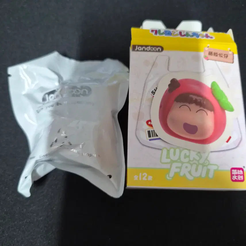 [BUNJANG] Crayon Shin-chan Lucky Fruit Figure - Yûri / 짱구는못말려 럭키 프룻 과일 피규어 - 유리 판매