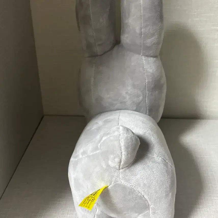 [BUNJANG] Dick Bruna Museum Running Miffy Plush / 회색 딕브루나 뮤지엄 판매 달리는 미피
