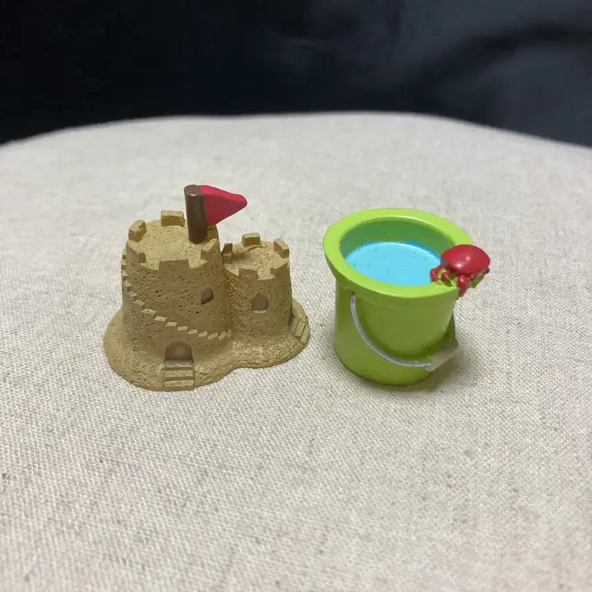 [BUNJANG] Decole Sandcastle with Bucket Set / 데꼴 모래성 + 양동이