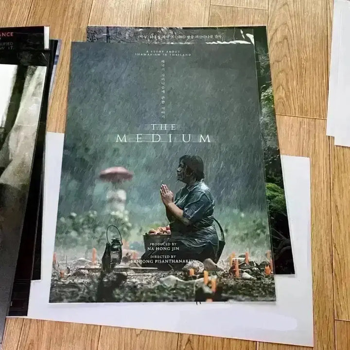 [BUNJANG] Rungjong Movie Poster Set (Art Card, Film Mark, Special Ticket) / 랑종 포스터 2종 아트카드 필름마크 나홍진 영화 굿즈 스페셜티켓