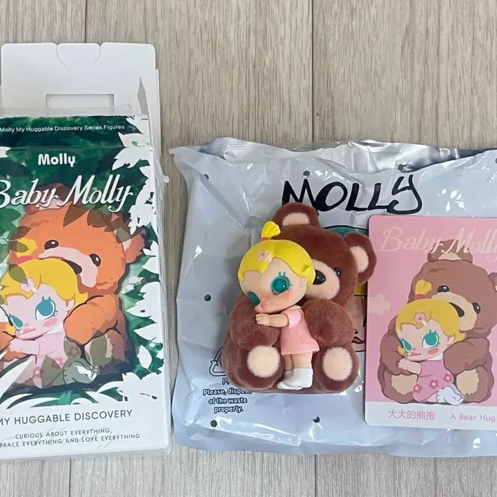 [BUNJANG] POP MART Baby Molly Sticky Series Big Bear Hug / 팝마트 베이비몰리 껌딱지 시리즈 큰 곰 껴안기