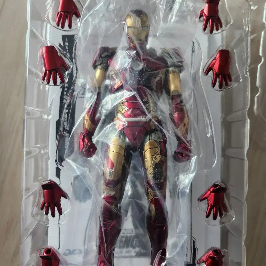 [BUNJANG] ThreeZero Iron Man Mark 43 Battle Damage Figure (Sealed) / 쓰리제로 아이언맨 마크43 배틀 데미지 미개봉급