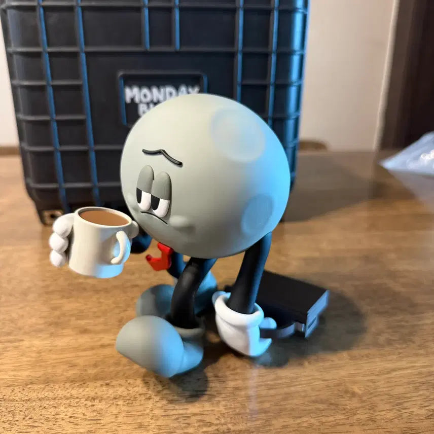 [BUNJANG] Izakka Monday Blue Moon Figure / 이자까 피규어 먼데이 블루 달 피규어 판매해요