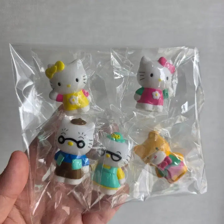 [BUNJANG] Vintage Kitty Family Figure Set of 5 / 고전 키티 가족 피규어 5개세트