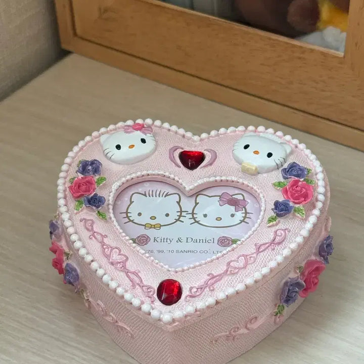 [BUNJANG] Vintage Sanrio Hello Kitty &amp; Dear Daniel Heart Jewelry Box / 고전) 산리오 키티&amp;디어다니엘 키티 앤 대니얼 하트 보석함