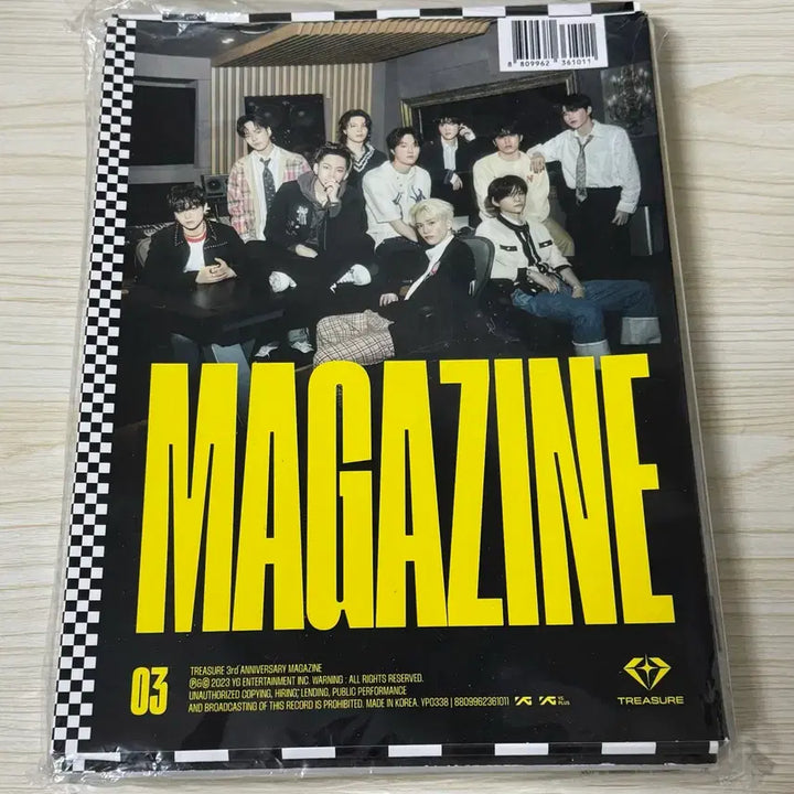 [BUNJANG] TREASURE 3rd Anniversary Magazine / 트레저 3주년 매거진 개봉