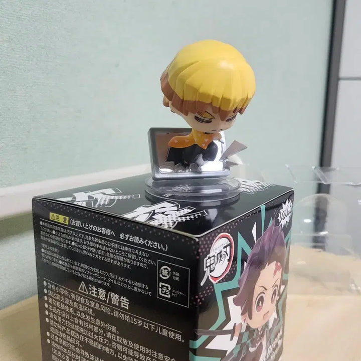 [BUNJANG] Demon Slayer Zenitsu Mini Figure (Unsealed) / 단순개봉)귀멸의 칼날 차원돌파 젠이츠 피규어