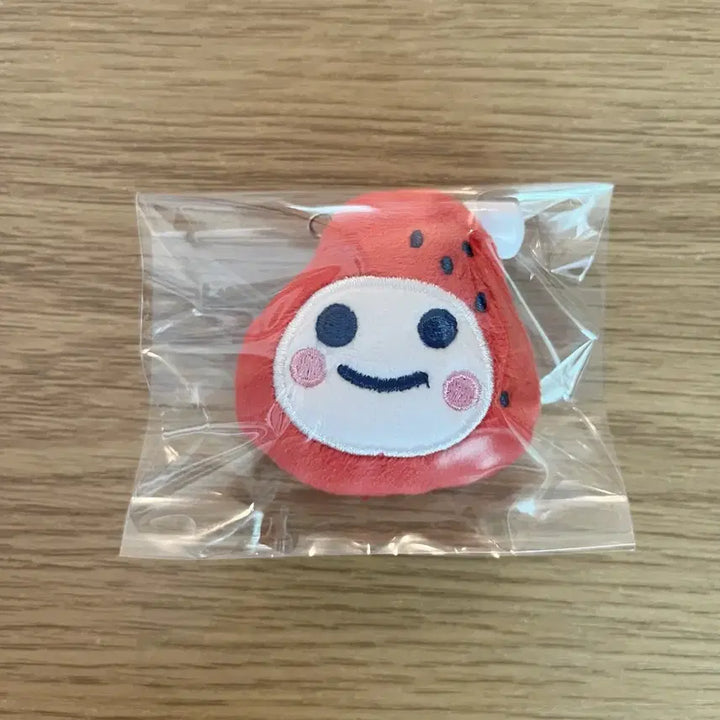 [BUNJANG] Bandai Ichigo Strawberry Badge Pin Button / 반다이 다마고치 이치고 딸기 뱃지 핀버튼