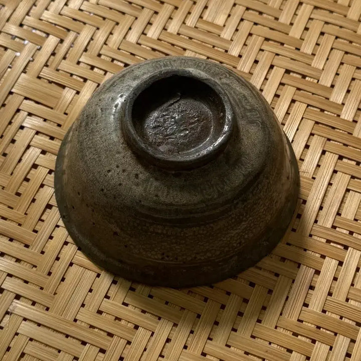 [BUNJANG] Joseon Dynasty Buncheong Ware Inhwa Chrysanthemum Design Tea Bowl / 조선 전기 분청사기 인화문 다완 판매