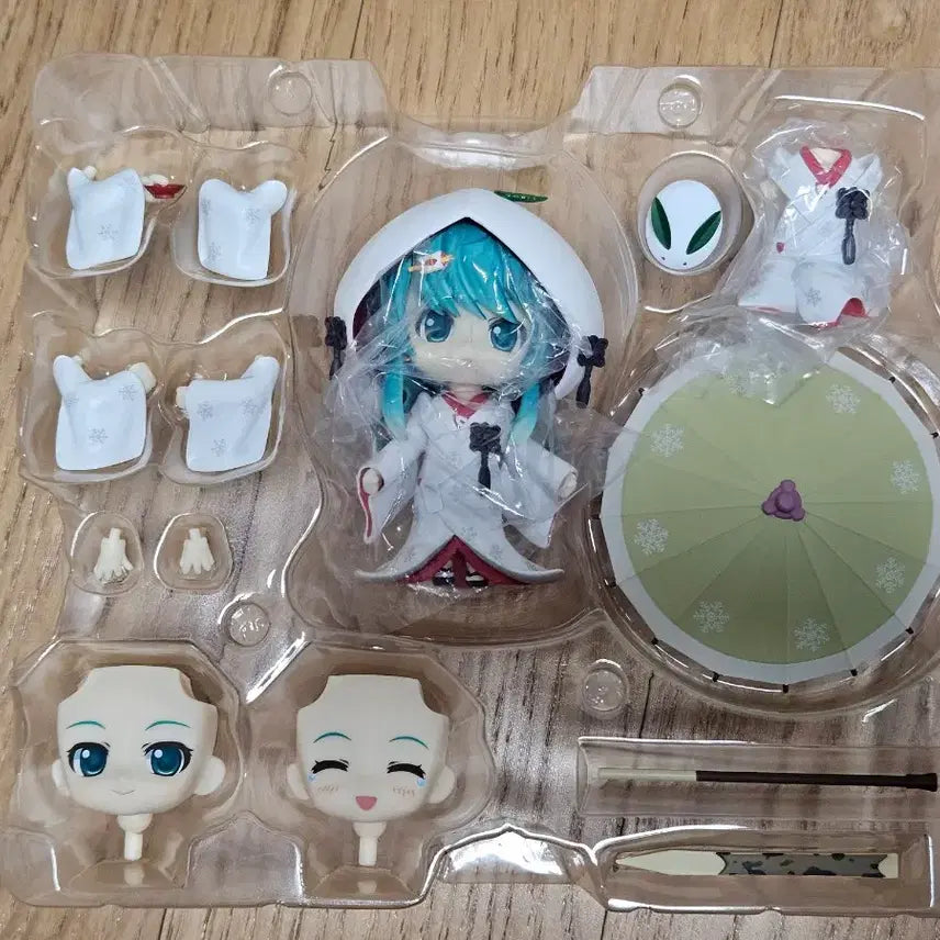 [BUNJANG] Yuki Miku 2013 Strawberry Nendoroid / 2013 유키미쿠 딸기 백무구 넨도로이드
