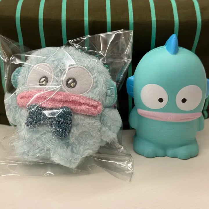 [BUNJANG] Sanrio Hangyodon Sparkling Plush Charm &amp; Squeeze Toy Bundle Set / [새상품] 산리오 반짝 인형 키링 스퀴시 한교동 일괄
