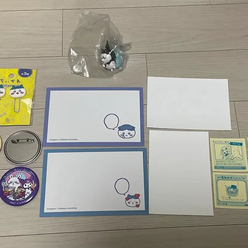 [BUNJANG] Chiikawa Chikawa "Monjakui" Postcard, Pouch, Figure, Can Badge, Kuromi, Momonga, Pochacco, Shisa / 치이카와 먼작귀 엽서 띠부띠부씰 피규어 캔뱃지 쿠로미 모몽가 포차코 시사
