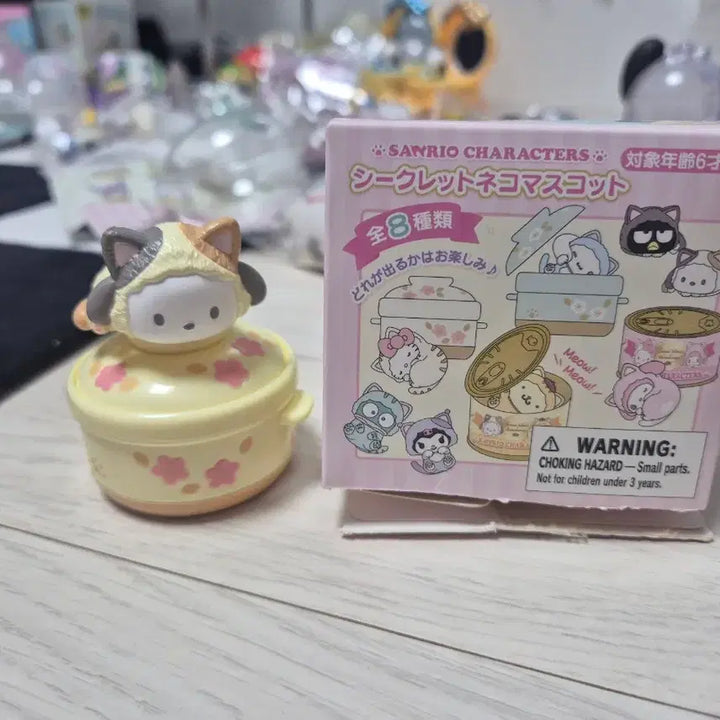 [BUNJANG] Sanrio Secret Neko Mascot Pochacco Figure / 산리오 시크릿 네코 마스코트 포차코 피규어