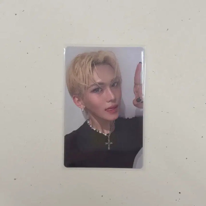[BUNJANG] XLOV I Will LP Hyuni Photocard / 엑스러브 I Will LP 포카 현