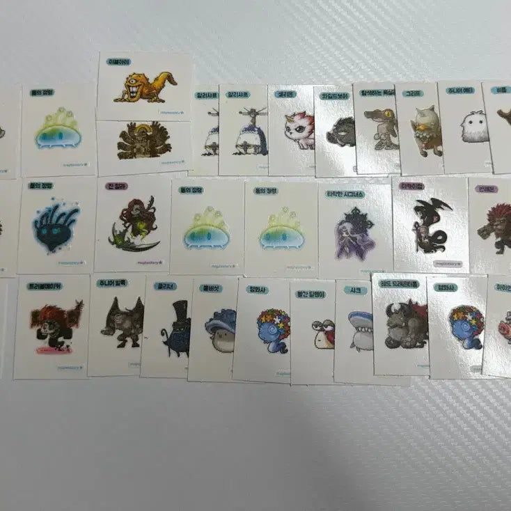 [BUNJANG] Cookie Run, Pokemon, MapleStory 15 Types Seal Stickers &amp; 141 Ttibu-sils Bundle Set / 쿠키런 씰 스티커 15종, 포켓몬, 메이플 띠부실 일괄 141개