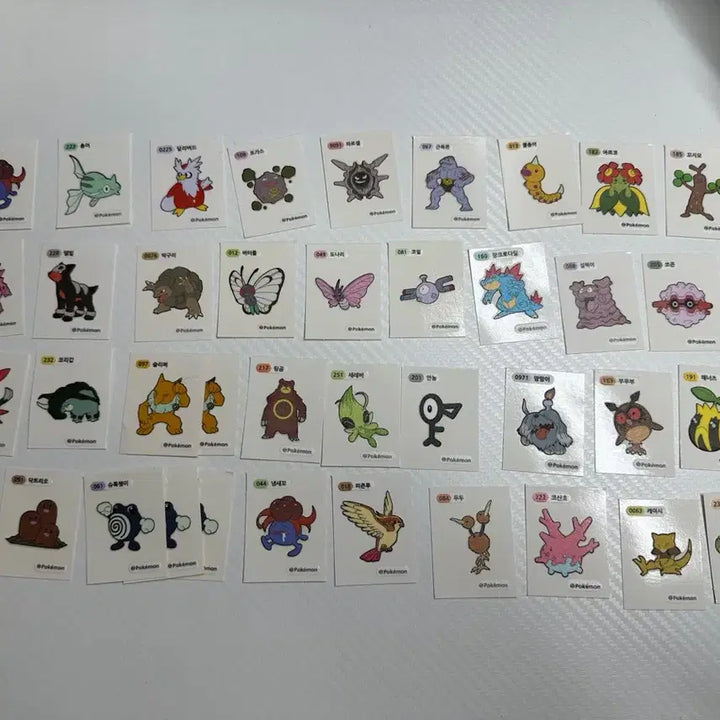 [BUNJANG] Cookie Run, Pokemon, MapleStory 15 Types Seal Stickers &amp; 141 Ttibu-sils Bundle Set / 쿠키런 씰 스티커 15종, 포켓몬, 메이플 띠부실 일괄 141개