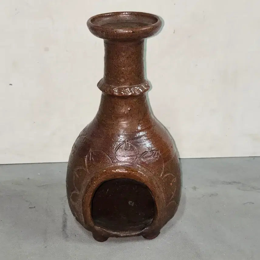 [BUNJANG] Celadon Porcelain Lamp Stand with Lotus Pattern / 높이 26cm의 연판문 옹기재질의 등잔대 .부련암 음각글씨 조각