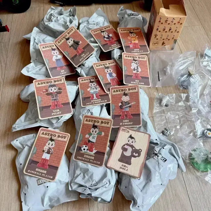 [BUNJANG] Popmart Astro Boy Diverse Life Series Full Set (12 Types, Sealed, Includes Secret Doll) / [미개봉/시크릿포함]팝마트 아톰 피규어 가챠 12종 풀세트 아스트로보이