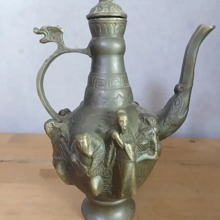 [BUNJANG] Bronze Kettle with Embossed Sculpture / 청동 주전자