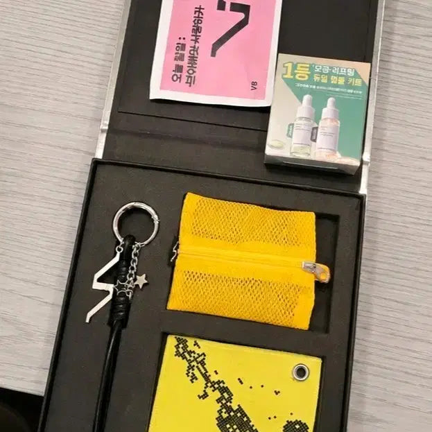 [BUNJANG] Seventeen V8 Studio Gift Set / v8 공방 선물 세븐틴 (포카 메시지카드 xxx)