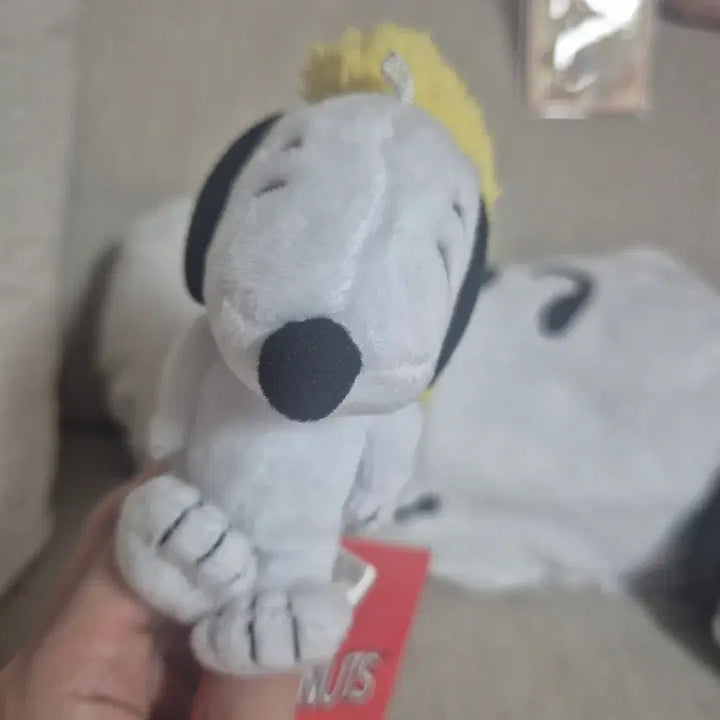 [BUNJANG] Snoopy Yellow Moon Plush Doll / 스누피 옐로우 달 인형