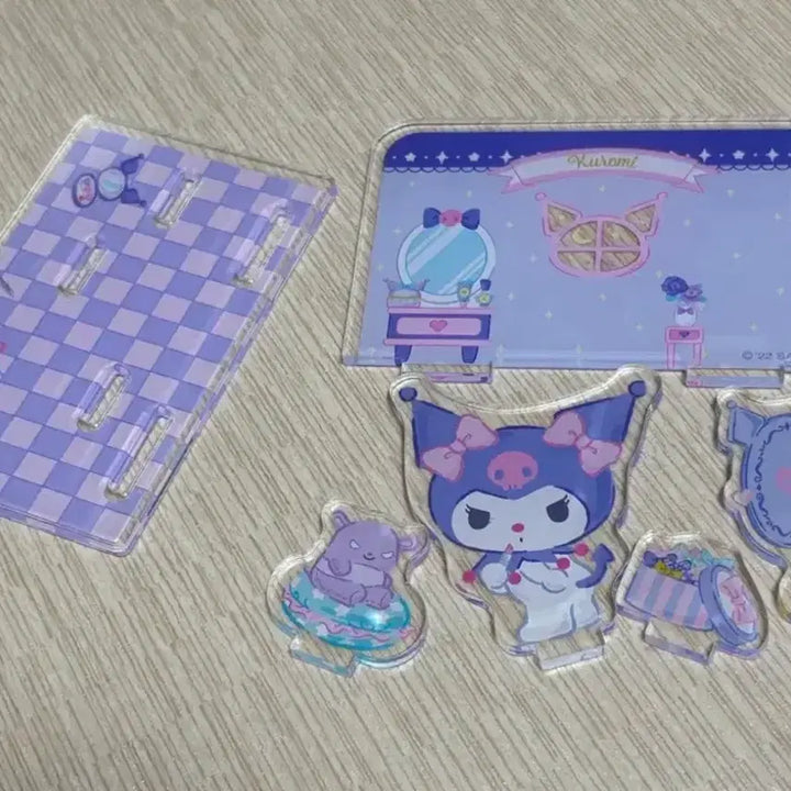 [BUNJANG] Kuromi Acrylic Stand / 쿠로미 아크릴 스탠드