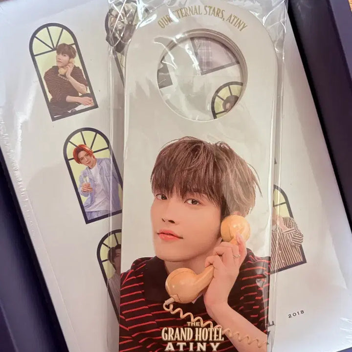 [BUNJANG] ATEEZ 6th Membership Kit Photobook &amp; Door Hanger / (가격내림)에이티즈 ATEEZ 6기 도어행거&amp;포토북