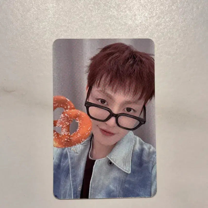 [BUNJANG] ATEEZ Hongjoong Offik Cafe Lucky Draw Photocard / 에이티즈 홍중 Offik 카페 음료 특전 포카