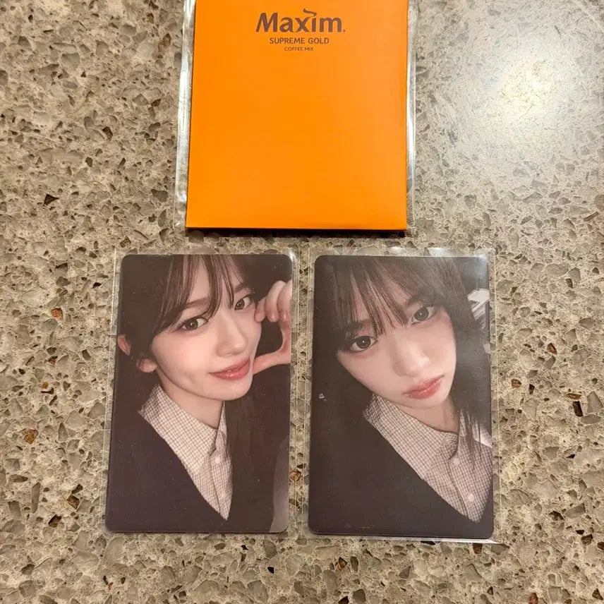 [BUNJANG] An Yujin Maxim Photocard Set (2 Types) / 안유진 포카 2종 세트 맥심