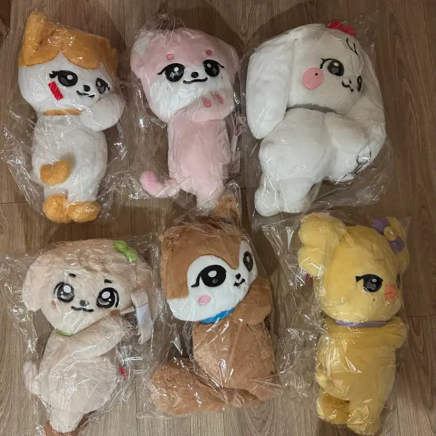 [BUNJANG] IVE MiniV Everland Hug Bag Wonyoung Leeseo Rei Gaeul Yujin Liz Doll / 아이브 미니브 에버랜드 허그백 원영 이서 레이 가을 유진 리즈 인형