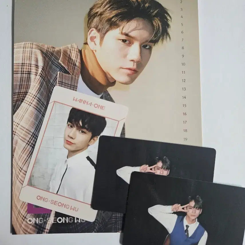 [BUNJANG] Ong Seong Wu 2020 Atstar Magazine &amp; Wanna One Album Components Bundle Set / 옹성우 앳스타 매거진 및 워너원 앨범 부속