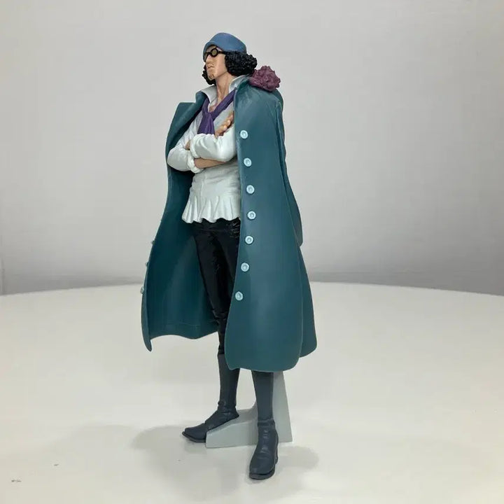 [BUNJANG] One Piece King of Artist Aokiji Figure (Gold Cat) / [개봉] 원피스 킹오아 아오키지 피규어 (금고양이)
