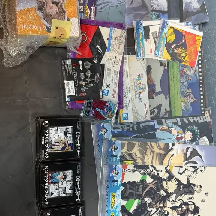 [BUNJANG] Bundle of Japanese Anime Merchandise / 일본 애니 굿즈 대량 일괄 판매(데스노트 b상 나히아, 짱구, 진격거)