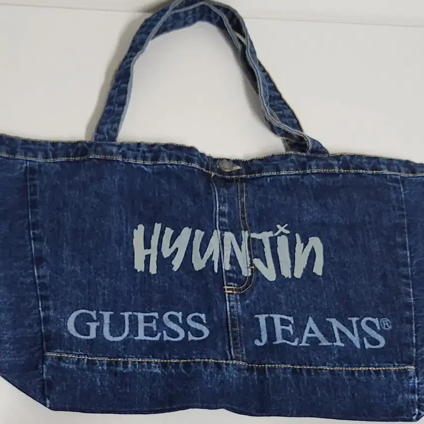 [BUNJANG] Guess Hyunjin Engraved Denim Bag Stray Kids / 게스 현진 각인 데님백 스트레이키즈 스키즈