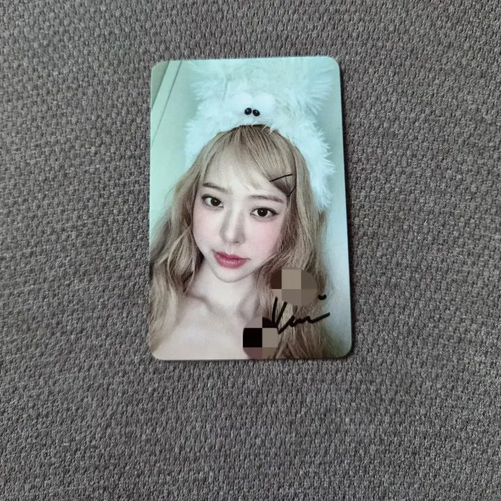 [BUNJANG] LSsemble Hyunjin Signed Photocard / 루셈블 비비 싸인 포카