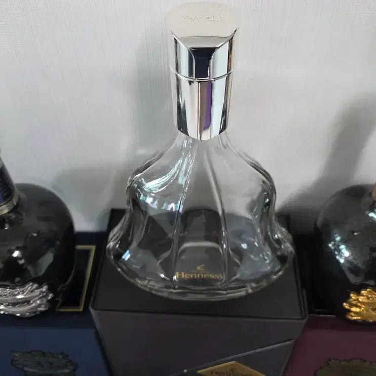 [BUNJANG] Royal Salute 32 Year, 38 Year &amp; Hennessy XO Whiskey Empty Bottles Set / 로얄살루트 32년,38년+헤네시 XO 위스키 공병