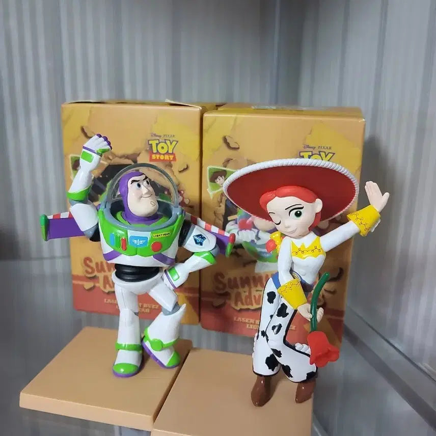 [BUNJANG] Pop Mart Toy Story Buzz Lightyear &amp; Jessie Figure Set / 가격인하 ] 팝마트 버즈 제시 토이스토리 피규어 세트