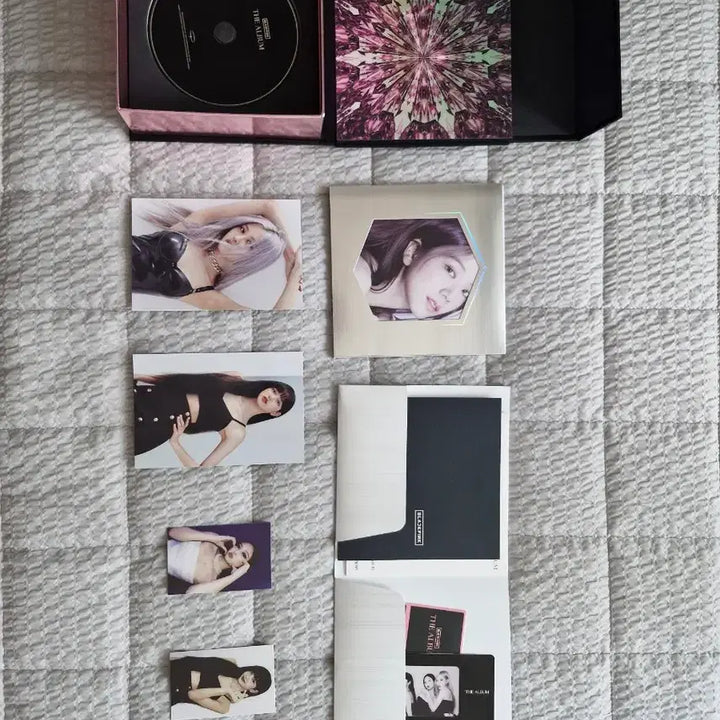 [BUNJANG] BLACKPINK The Album (Opened) Photocard Included / 포카포함 블랙핑크 디앨범 The album 개봉