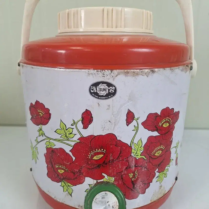 [BUNJANG] Vintage Sun Flower Design Outdoor Picnic Water Container / 근대사 수집 자료 옛날 야외 소풍 물통 신장 태양
