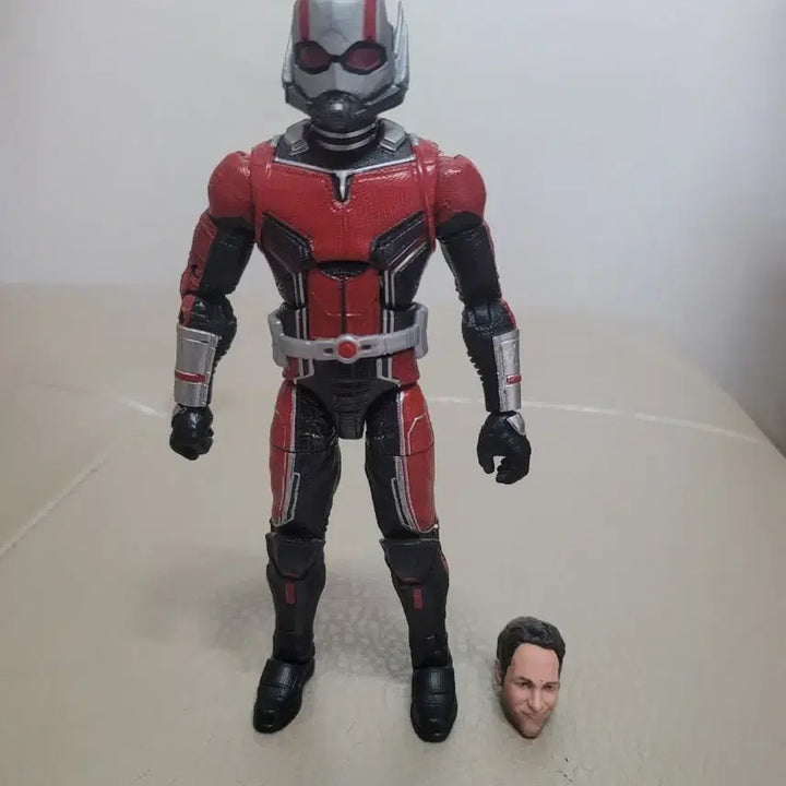 [BUNJANG] Hasbro Ant-Man Action Figure / 앤트맨 액션 피규어. +와스프.