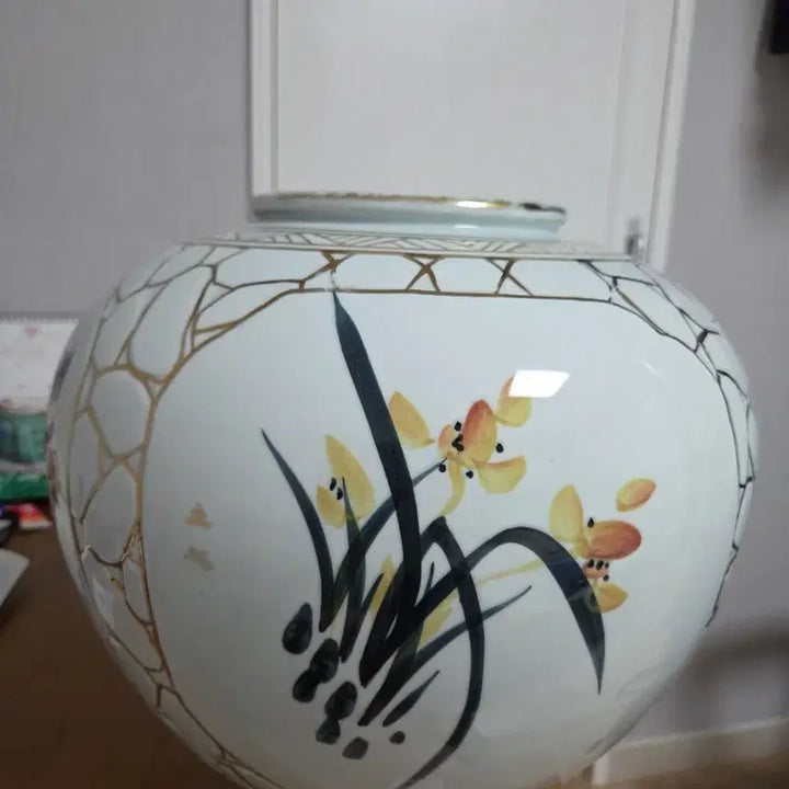 [BUNJANG] Gilded White Porcelain with Four Gentlemen Motif / 금채 사군자 백자