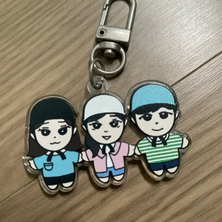 [BUNJANG] Cheongseol Limited Edition Keyring (Kim Minju, Noh Yoonseo, Hong Kyung) / 청설 한정판 키링 (김민주,노윤서,홍경) 판매