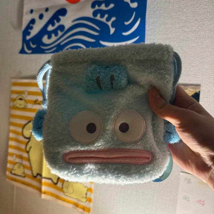 [BUNJANG] Sanrio Hangyodon Fluffy Pouch / 산리오 한교동 뽀글 파우치