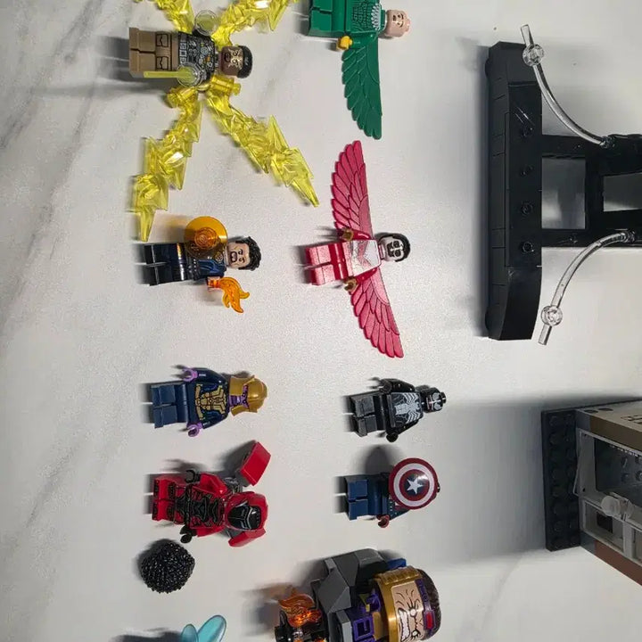 [BUNJANG] Marvel Avengers Mini Figure Set with Accessories / 마블 어벤져스 미니피규어 세트