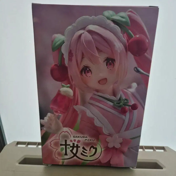 [BUNJANG] Sakura Miku Figure (Sealed) / 사쿠라 미쿠 피규어 미개봉 막스눌림