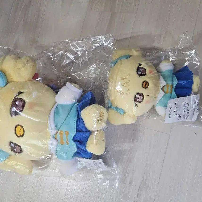 [BUNJANG] IVE Everland Mini-v Ray Naori Doll Keychain / 아이브 에버랜드 미니브 레이 나오리 인형 키링