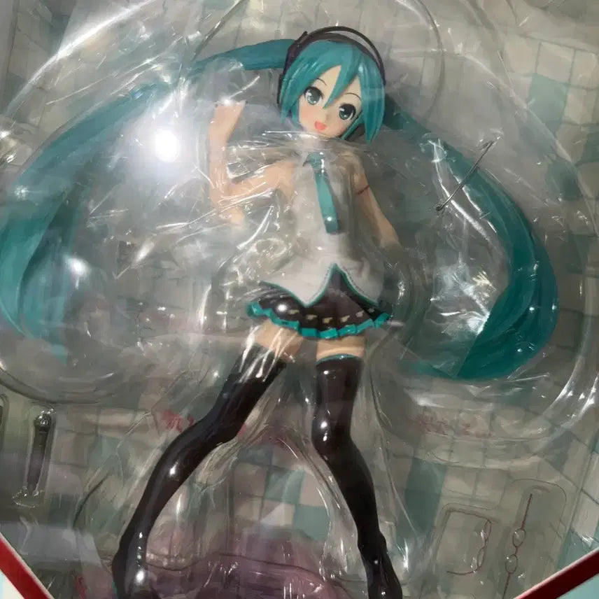 [BUNJANG] Good Smile Company Hatsune Miku lat Style Red Glasses 1/8 Scale Figure (Sealed) / 미개봉) 굿스마일 하츠네 미쿠 lat식 빨간 안경 1/8 스케일 피규어